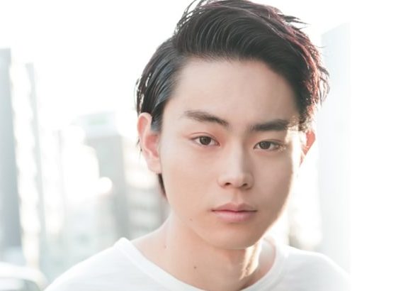 グランブルーファンタジーCMで「グラブってる？」俳優は誰？